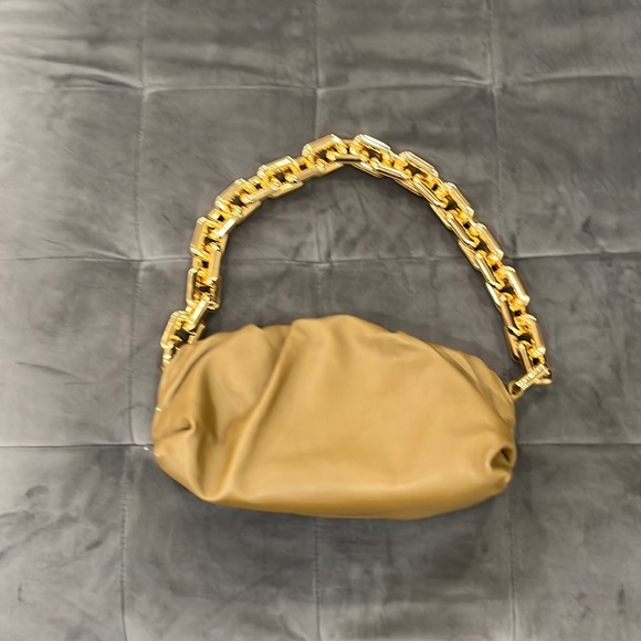 Bottega Veneta Chain pouch clutch lightly used - Picture 3 of 5
